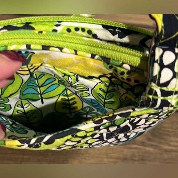 Vera Bradley mini hipster in limes up print - Picture 4 of 7